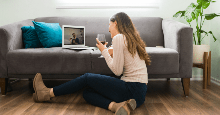 14 romantic things to do for your long-distance partner